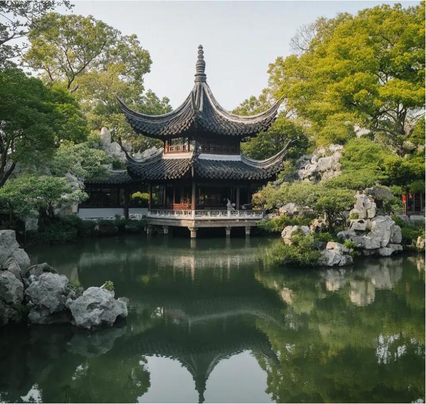 重庆平庸餐饮有限公司